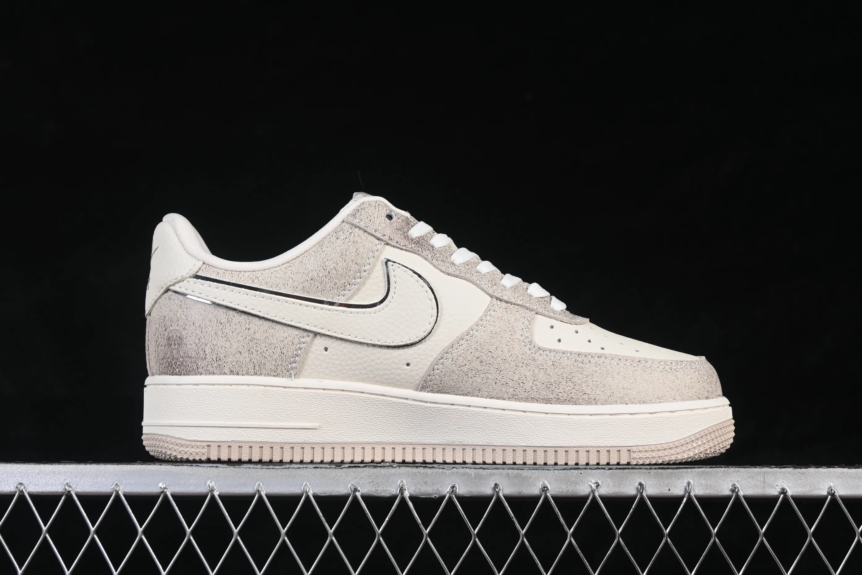 All categories Nk Air Force 1 Air Force series Nk Air Force 1 Low Air Force low top Nike Air Force 1'07 Low joint model cream gray tone Air Force 1 low top casual sneakers XL1979-129